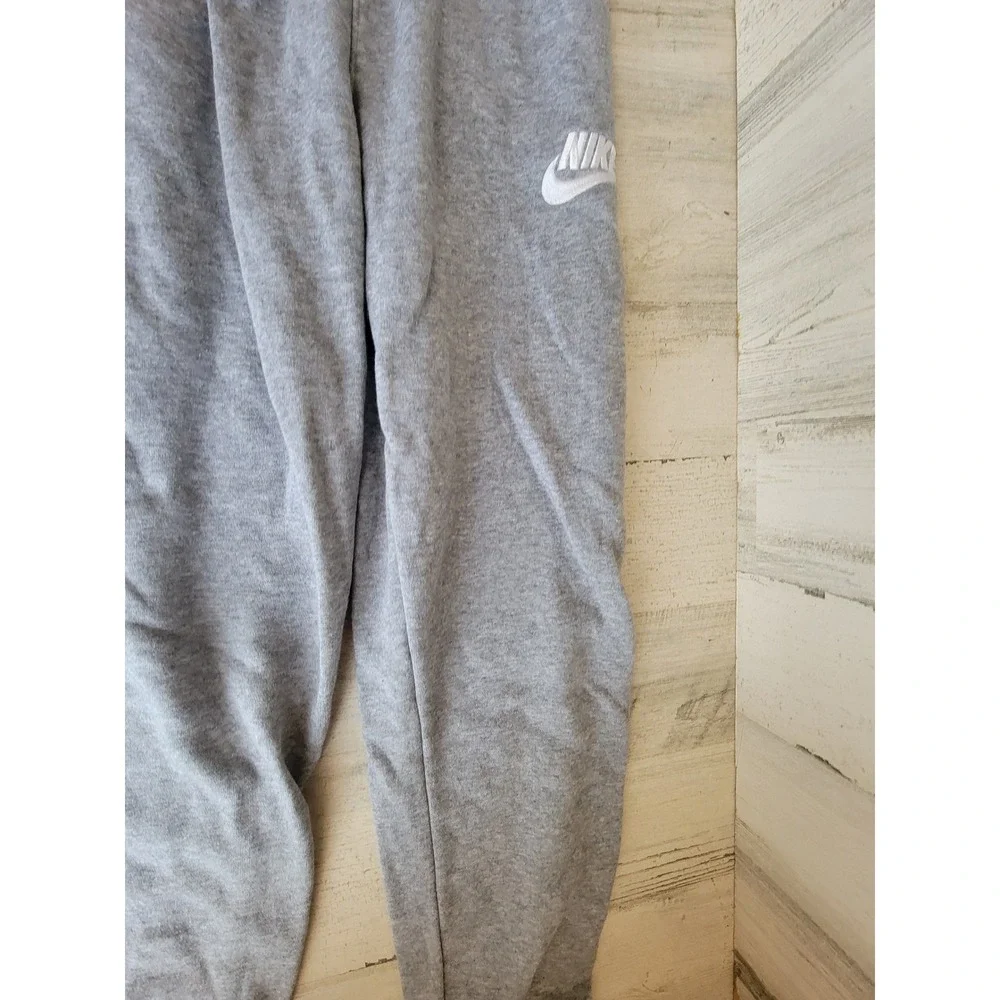 Nike medium youth gray jogger sweatpants children apparel sports
